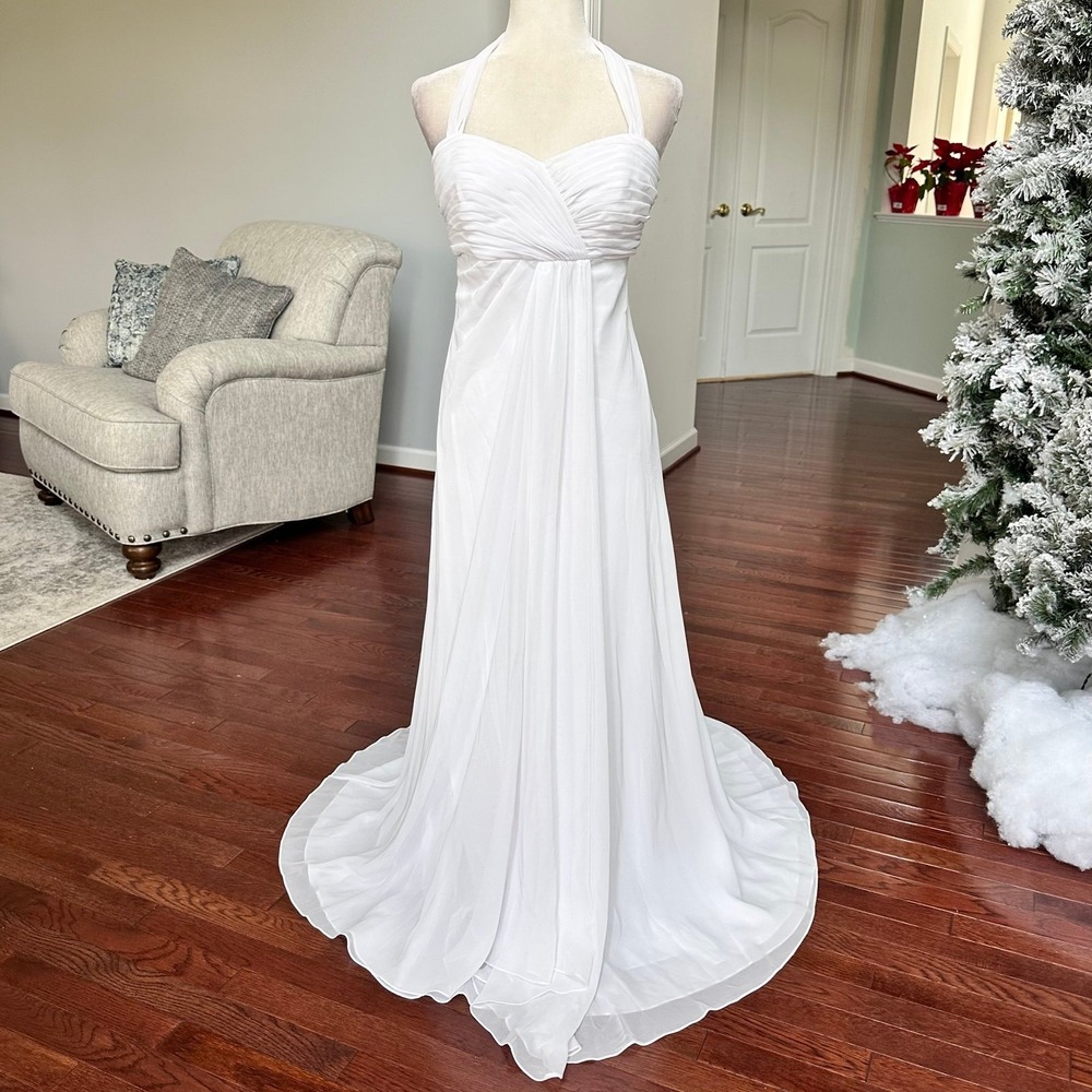 David's Bridal Simple Tie Neck Halter Open Back Wedding Dress White Size 10